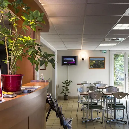 Hotel Promotel Bourg-En-Bresse 2*