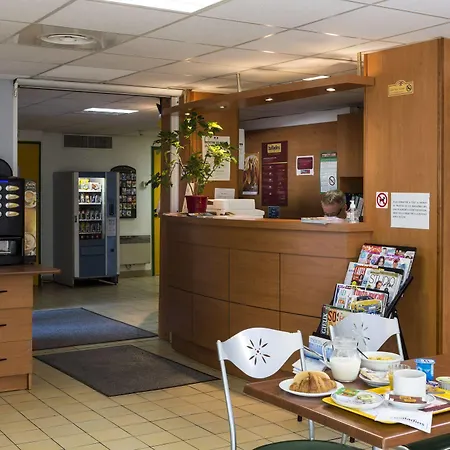 Hotel Promotel Bourg-En-Bresse 2*