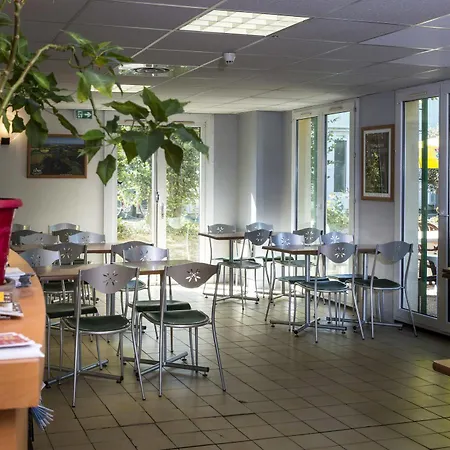 Hotel Promotel Bourg-En-Bresse 2*