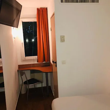 Hotel Promotel Bourg-En-Bresse 2*